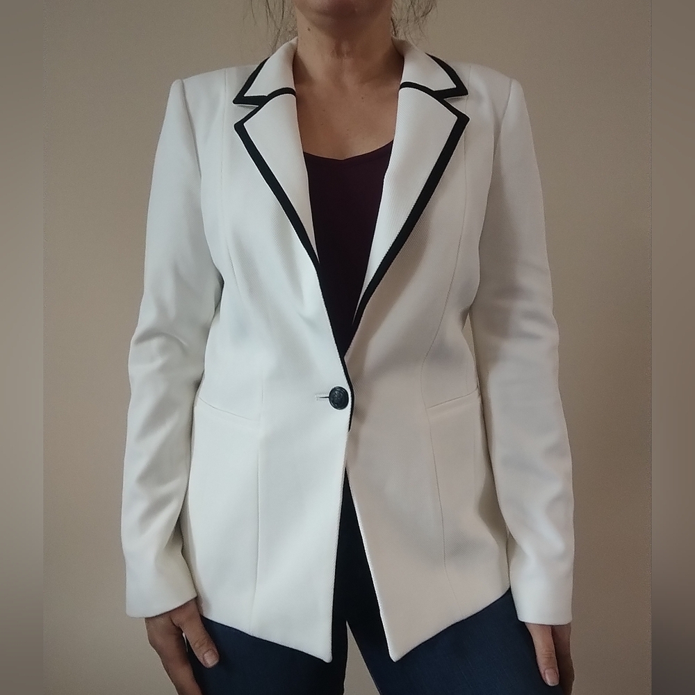White House Black Market Ivory Blazer with Dark Trim 8